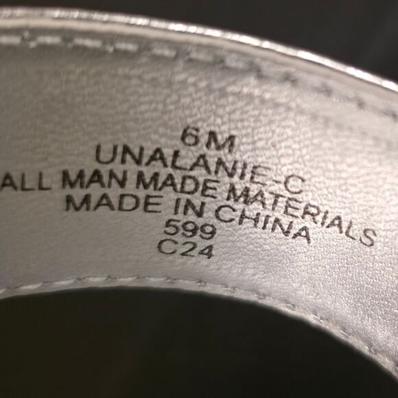 BRAND NEW UNISA METALLIC MULE THONG WOMEN'S SANDALD - Picture 14 of 15